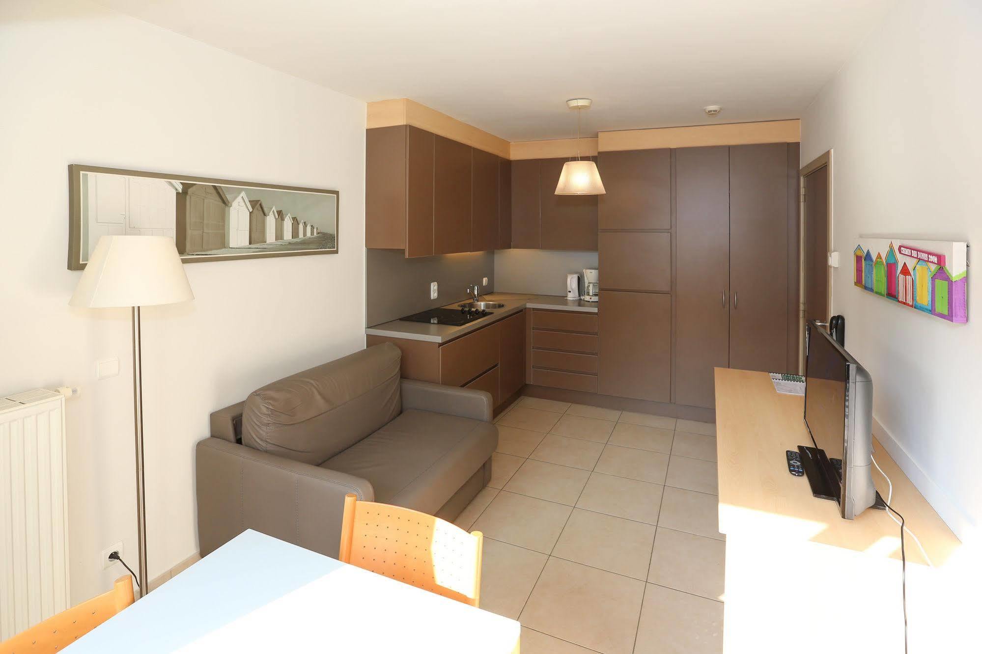 Belcasa Suitehotel Middelkerke Esterno foto